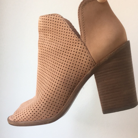 Steve Madden genuine leather open toed bootie - Picture 2 of 7